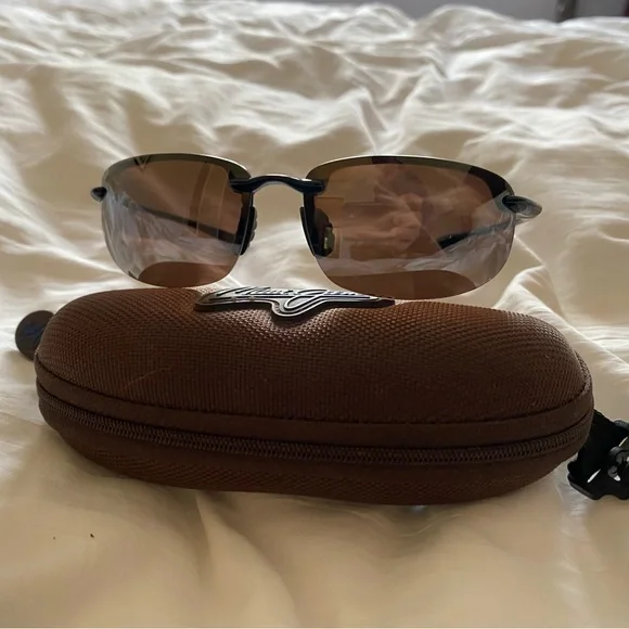 Maui Jim Ho’okipa Sunglasses with Case - Picture 2 of 3
